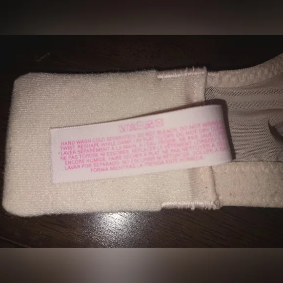 Victoria's Secret Body By Victoria Push-Up Bra Size 38D - Picture 5 of 8